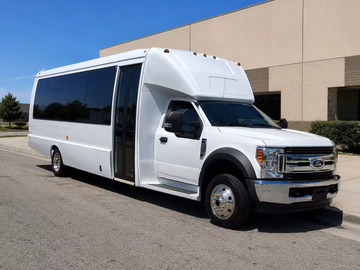 15 passenger minibus